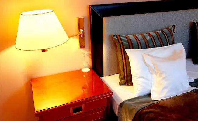**  Oyo 353 Middle East Hotel Dubai Emirati Arabi Uniti